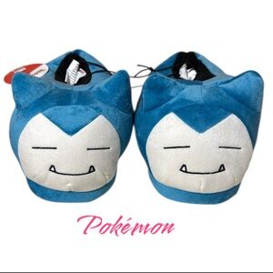 Blue and White Pokémon Snorlax Plush Slippers Toddler size 8 NWT